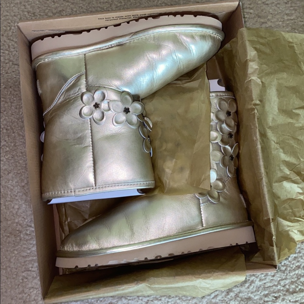 Ugg’s - Picture 4 of 6
